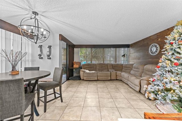 2761 Taft St 110, Hollywood, FL 33020