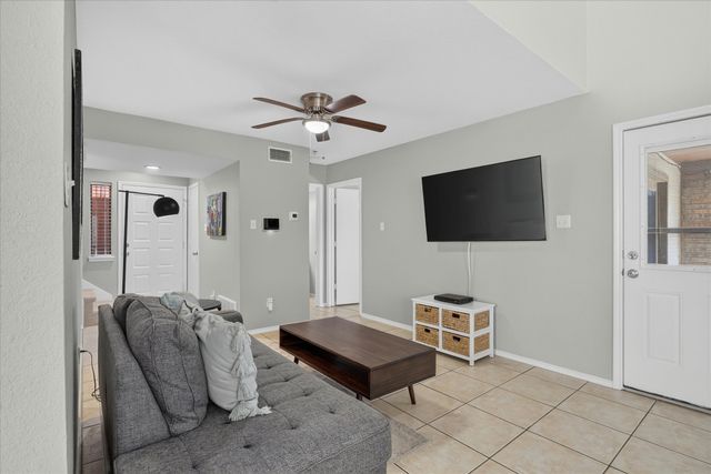 4 Cedar Lane, Bedford, TX 76021