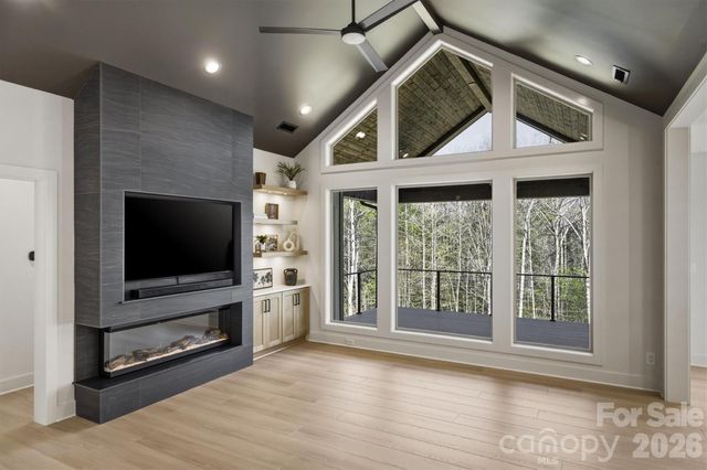 173 Waters Edge Drive, Nebo, NC 28761