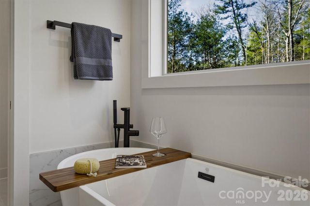 173 Waters Edge Drive, Nebo, NC 28761