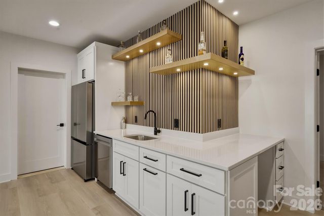 173 Waters Edge Drive, Nebo, NC 28761