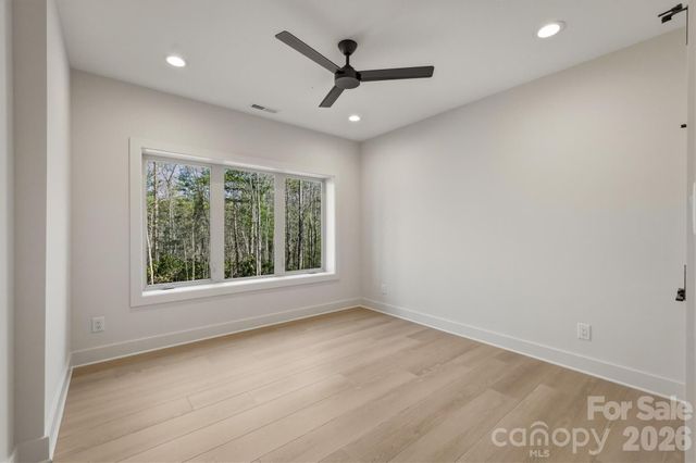 173 Waters Edge Drive, Nebo, NC 28761