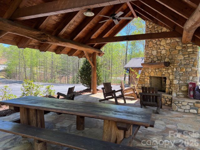 173 Waters Edge Drive, Nebo, NC 28761