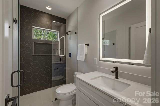 173 Waters Edge Drive, Nebo, NC 28761