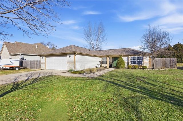 218 Hillside Drive, Baldwin City, KS 66006