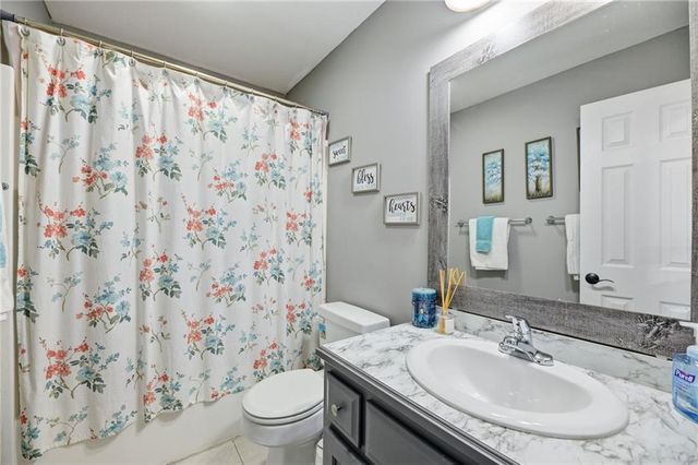 218 Hillside Drive, Baldwin City, KS 66006