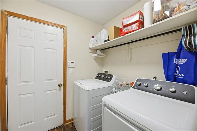 218 Hillside Drive, Baldwin City, KS 66006