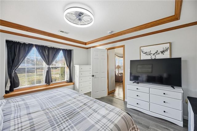 218 Hillside Drive, Baldwin City, KS 66006