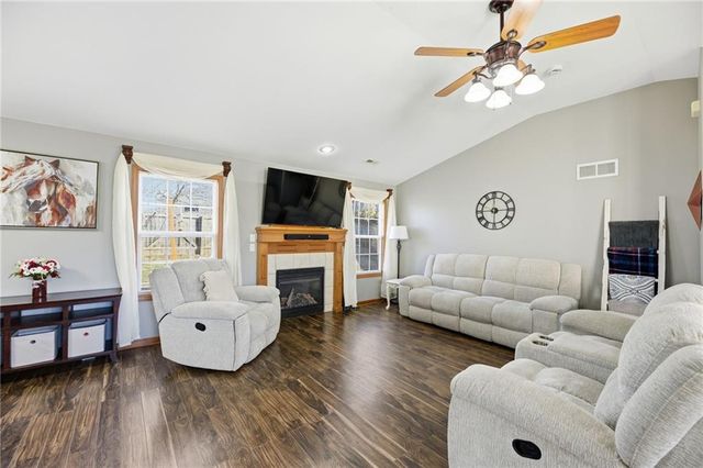 218 Hillside Drive, Baldwin City, KS 66006