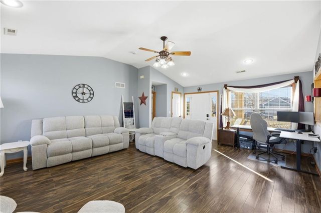 218 Hillside Drive, Baldwin City, KS 66006