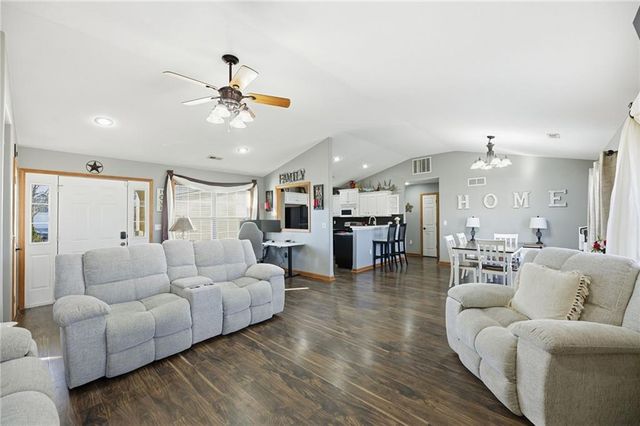 218 Hillside Drive, Baldwin City, KS 66006