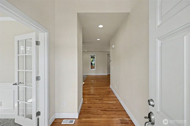 4129 NE 9th Place, Renton, WA 98059