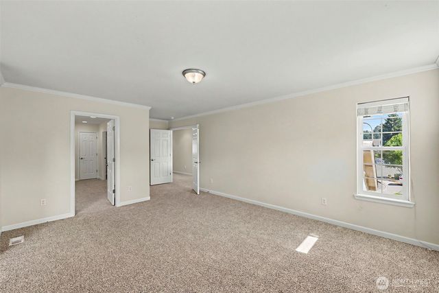 4129 NE 9th Place, Renton, WA 98059