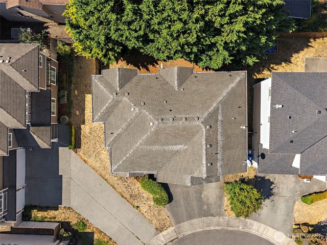 4129 NE 9th Place, Renton, WA 98059