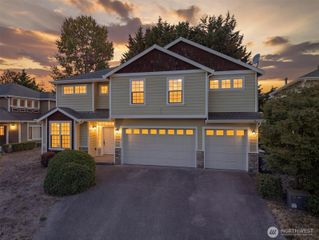 4129 NE 9th Place, Renton, WA 98059