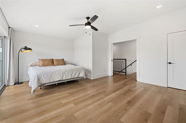 529 SW 5th Street, Bentonville, AR 72712