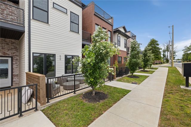529 SW 5th Street, Bentonville, AR 72712