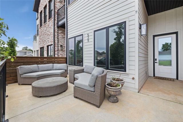 529 SW 5th Street, Bentonville, AR 72712