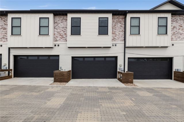 529 SW 5th Street, Bentonville, AR 72712