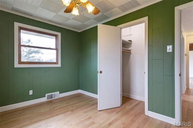 17370 Old Jamestown Road, Florissant, MO 63034