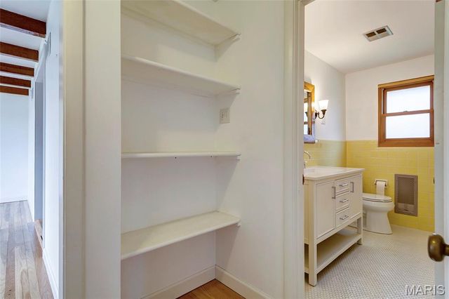 17370 Old Jamestown Road, Florissant, MO 63034