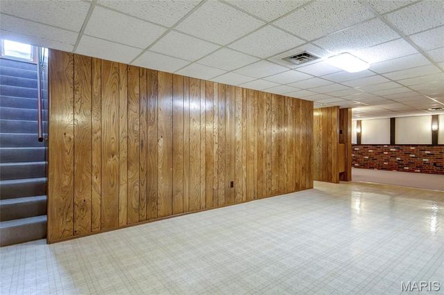 17370 Old Jamestown Road, Florissant, MO 63034