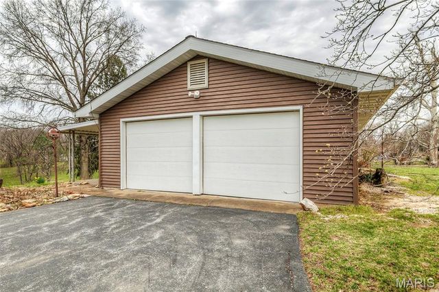 17370 Old Jamestown Road, Florissant, MO 63034