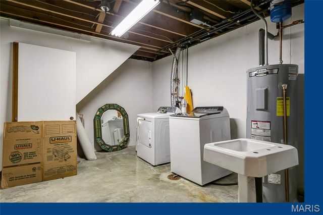 17370 Old Jamestown Road, Florissant, MO 63034