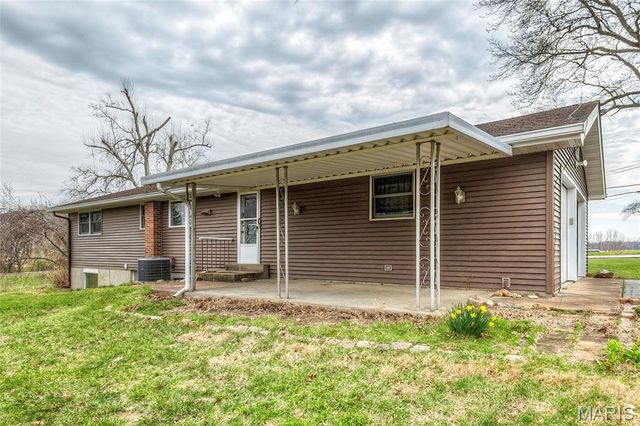 17370 Old Jamestown Road, Florissant, MO 63034