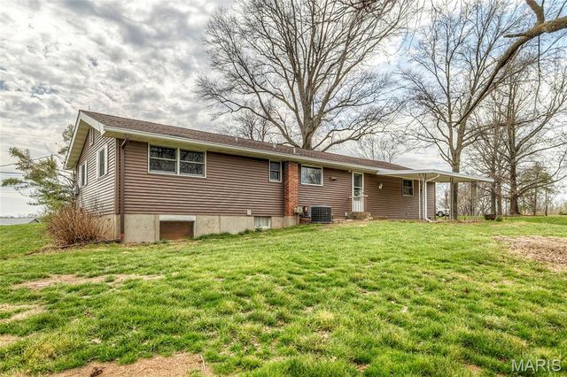 17370 Old Jamestown Road, Florissant, MO 63034