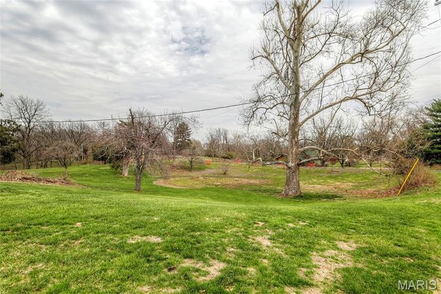 17370 Old Jamestown Road, Florissant, MO 63034