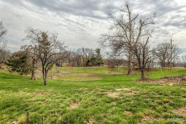 17370 Old Jamestown Road, Florissant, MO 63034