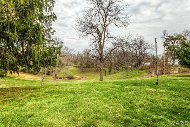 17370 Old Jamestown Road, Florissant, MO 63034