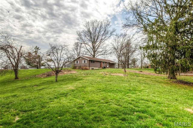 17370 Old Jamestown Road, Florissant, MO 63034