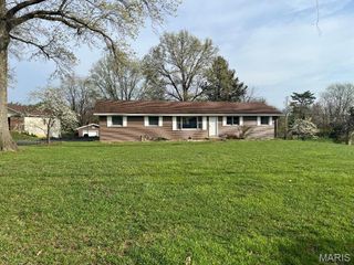 17370 Old Jamestown Road, Florissant, MO 63034