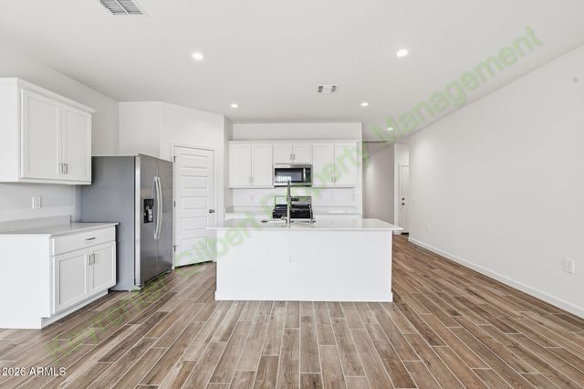 2925 W SIMONE Avenue, Apache Junction, AZ 85120
