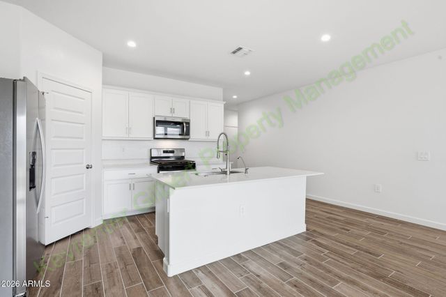 2925 W SIMONE Avenue, Apache Junction, AZ 85120