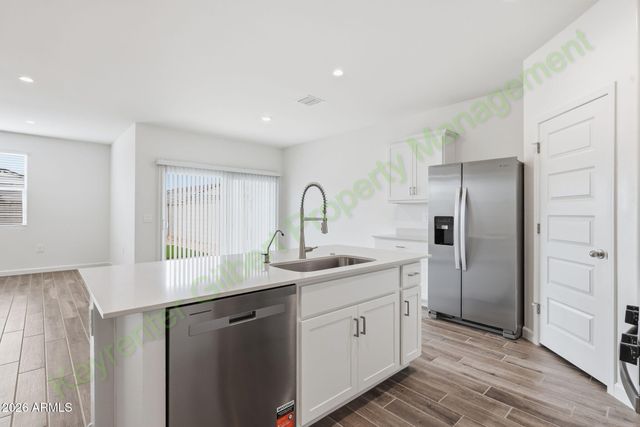2925 W SIMONE Avenue, Apache Junction, AZ 85120