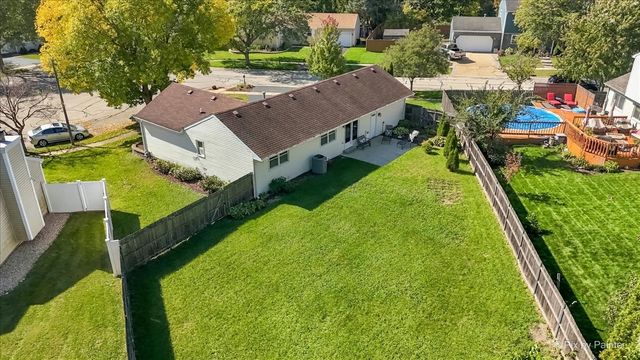 1744 Bucknell Court, Naperville, IL 60565