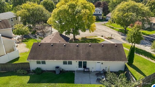 1744 Bucknell Court, Naperville, IL 60565
