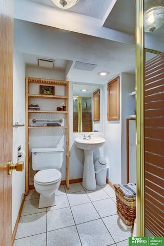 4542 Vinton Street, Omaha, NE 68106