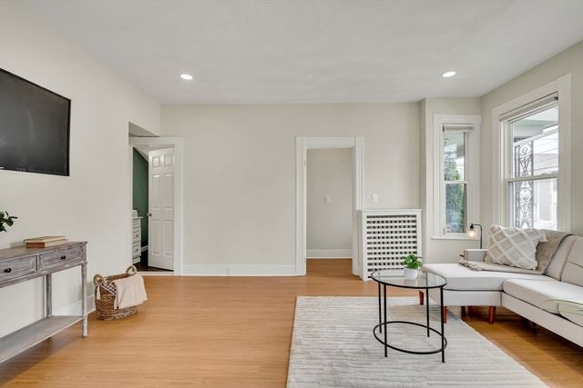 44 Albion St A, Somerville, MA 02143