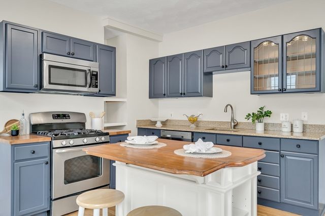 44 Albion St A, Somerville, MA 02143