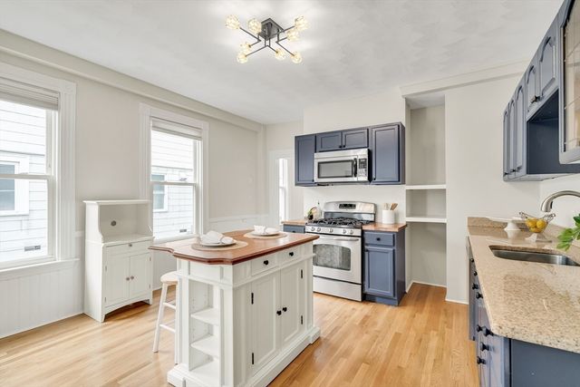 44 Albion St A, Somerville, MA 02143