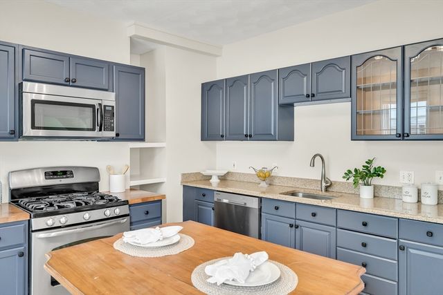 44 Albion St A, Somerville, MA 02143