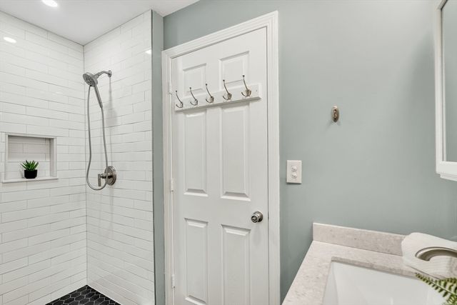 44 Albion St A, Somerville, MA 02143