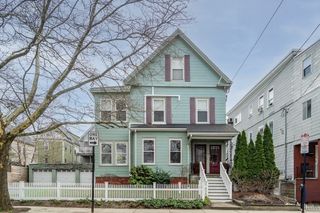 44 Albion St A, Somerville, MA 02143