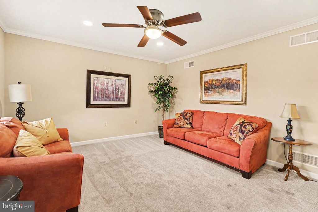 17 LUDWIG LN, POTTSTOWN, PA 19464 — photo 2