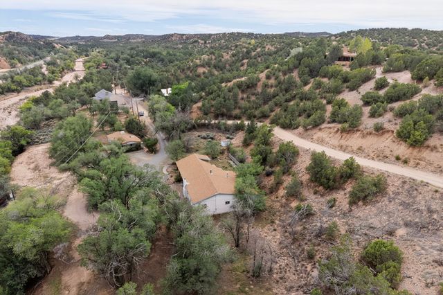 20 B Glowing Star Road, Santa Fe, NM 87506