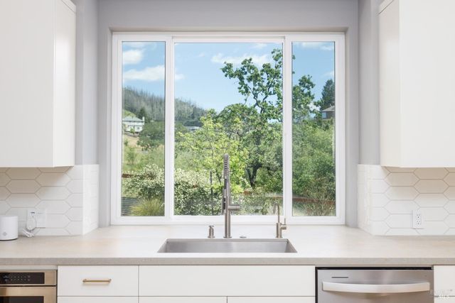 1500 San Ramon Way, Santa Rosa, CA 95409